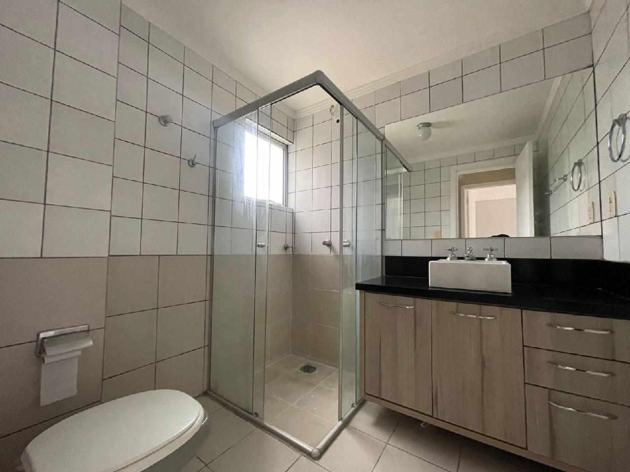 Apartamento para alugar com 2 dormitórios, 1 banheiro, 1 vaga de garagem e 80m² de área privativa no bairro Jardim Itália